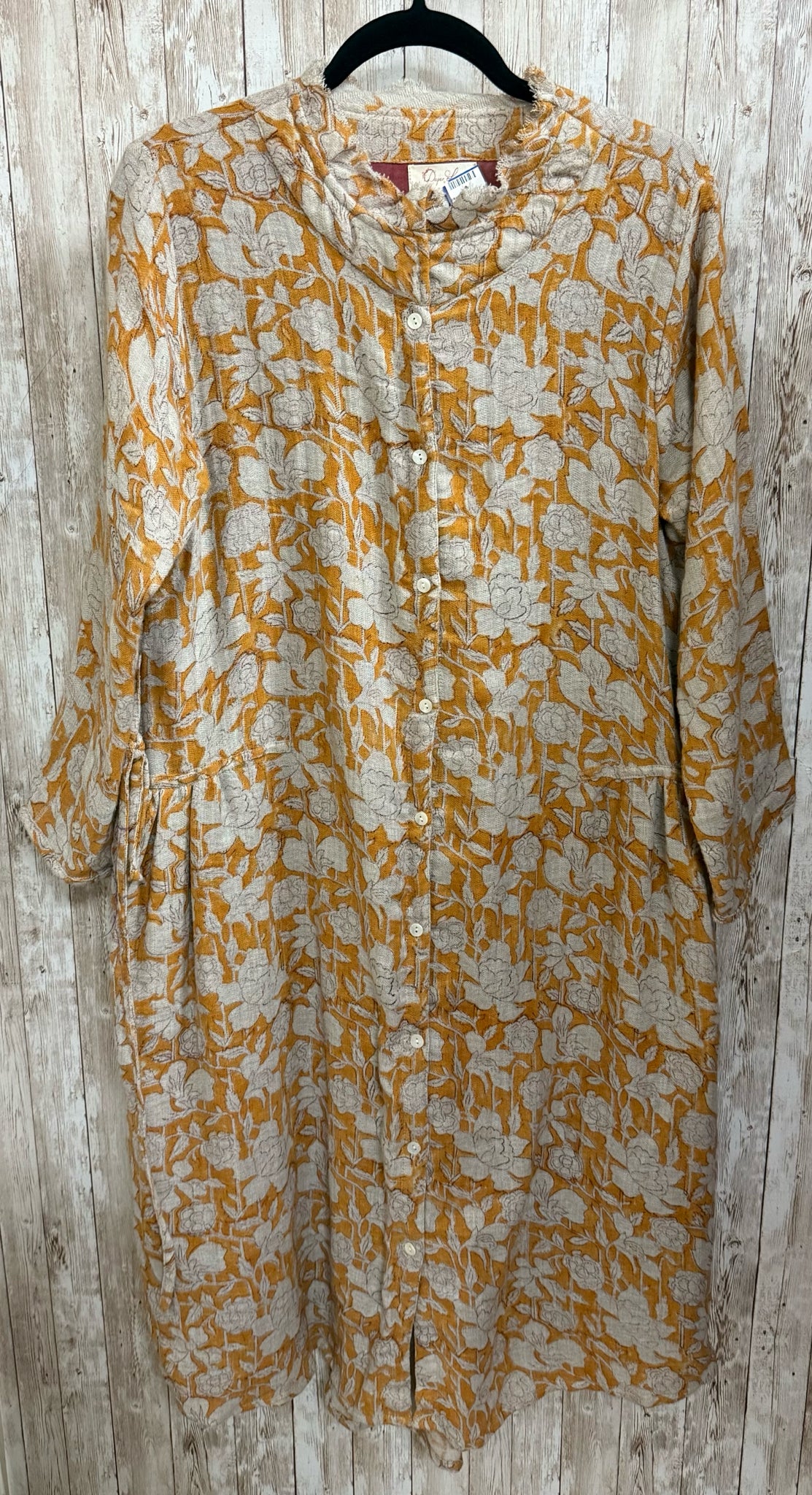 Paper Lace Size M GOLD AND CREAM Dress