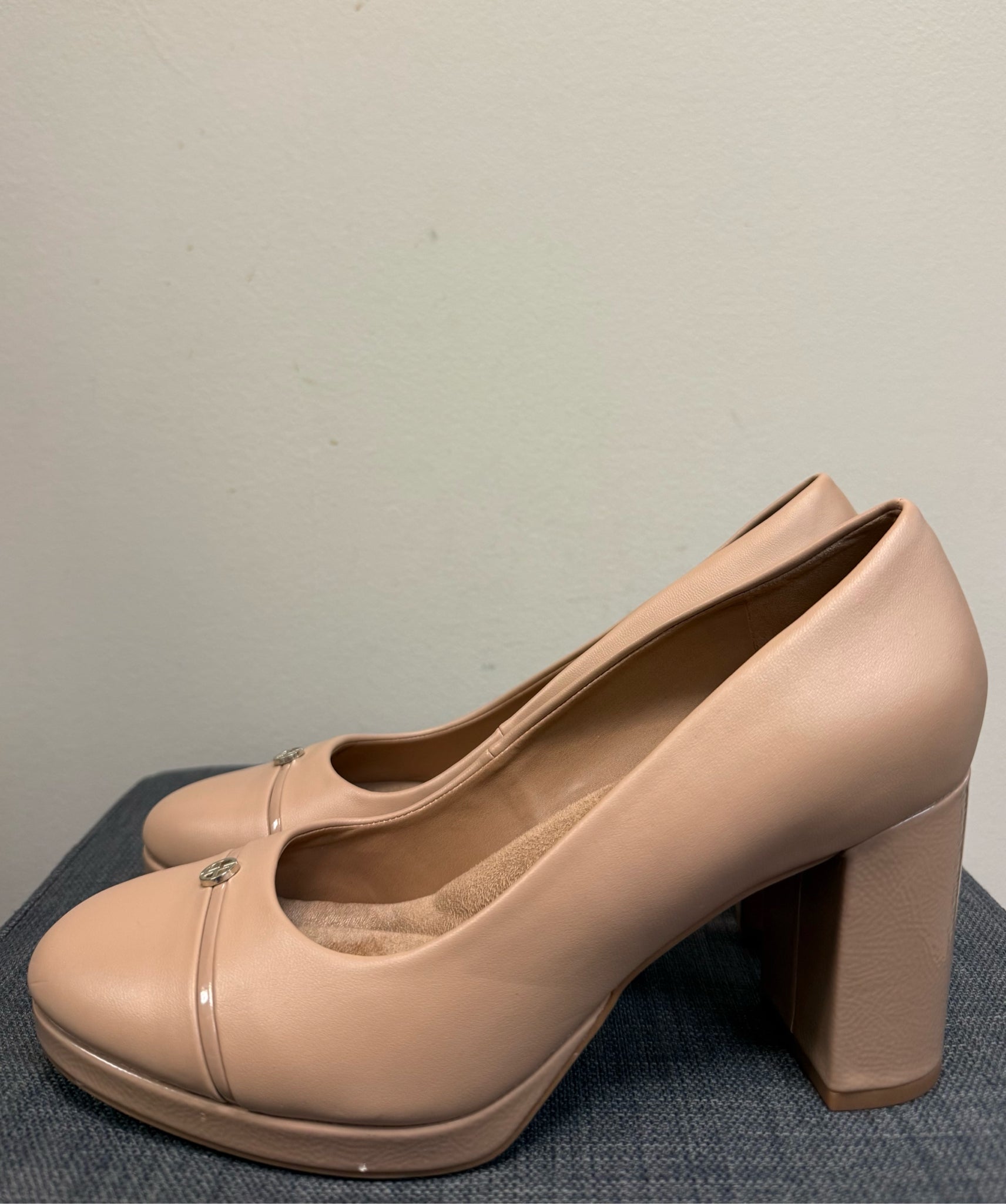 8 GIANNI BINI Tan Pumps