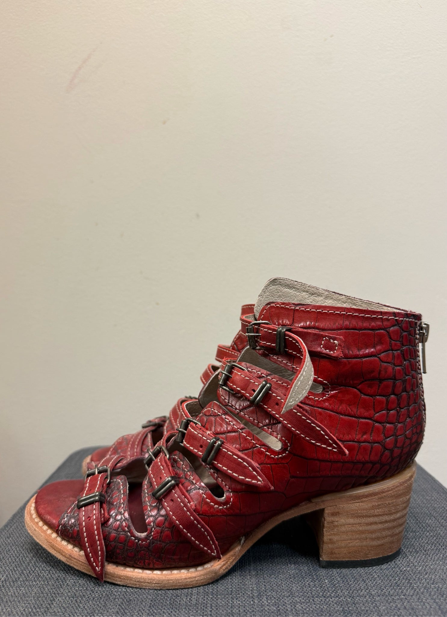 FREEBIRD 7 Red Sandals