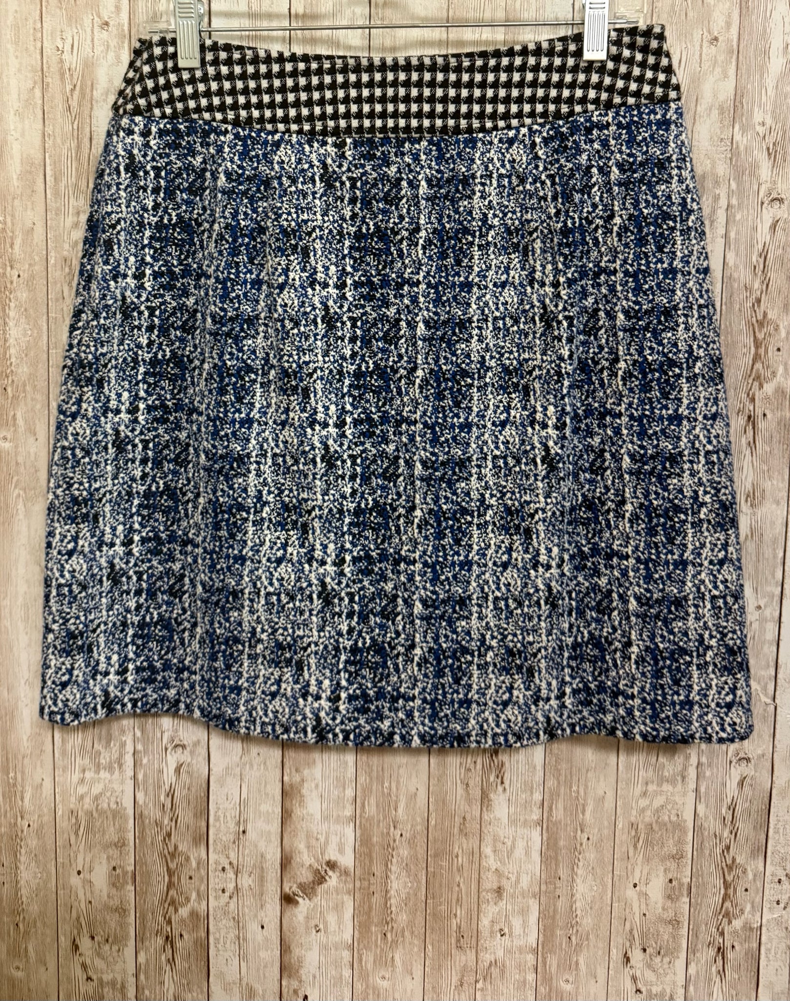 Size 6 CABI BLACK & BLUE Skirt