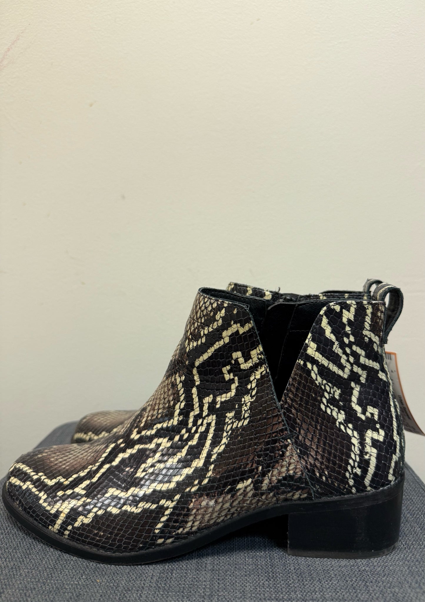 VIONIC 9 SNAKE Boots