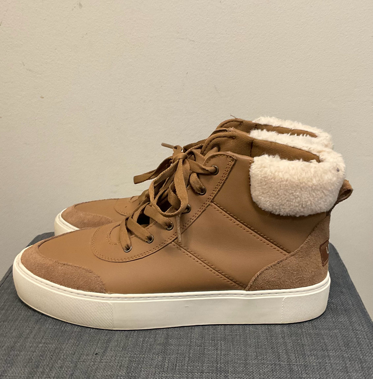 9.5 UGG Brown Boots