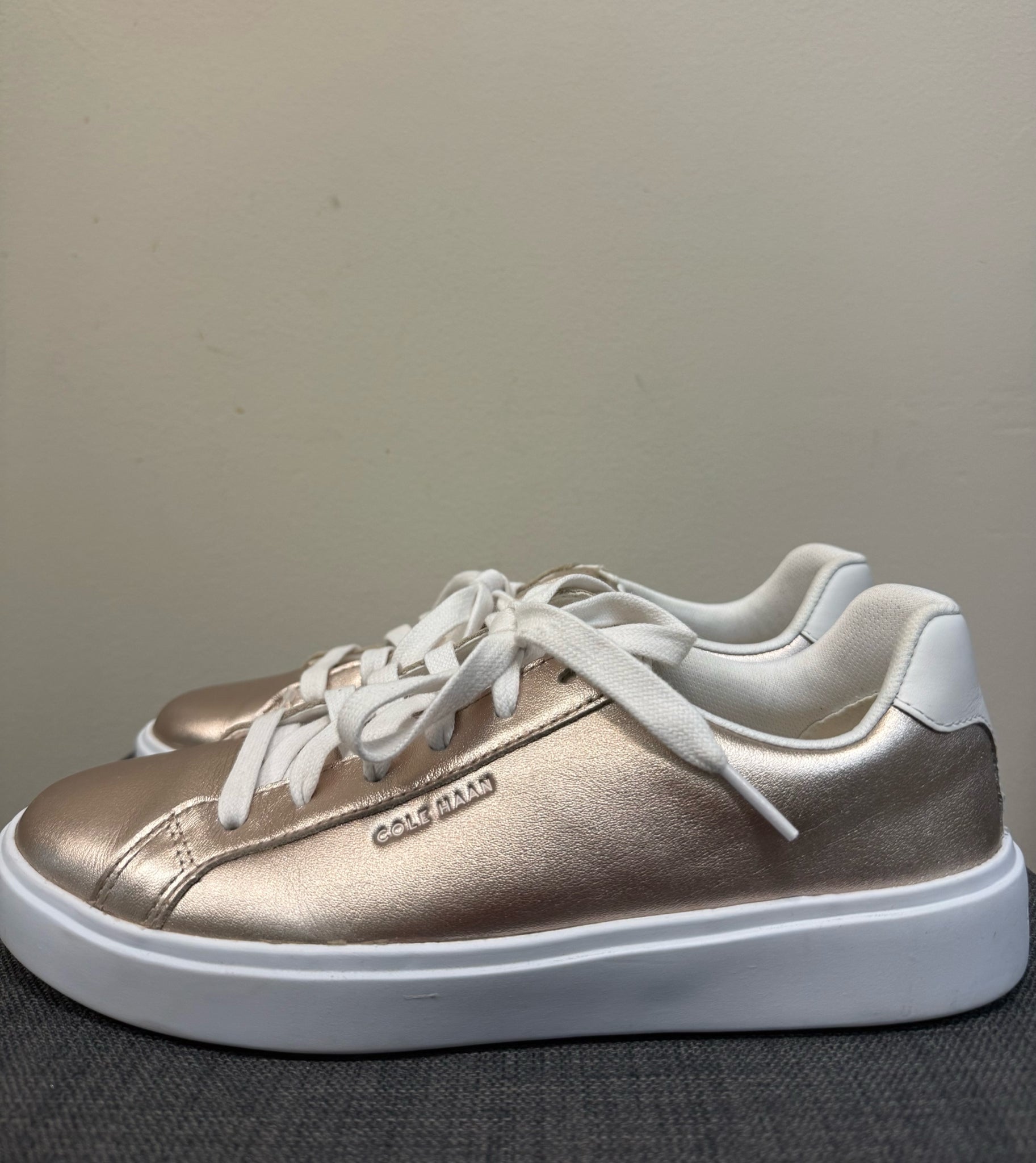 COLE HAAN 8.5 Gold SHOES