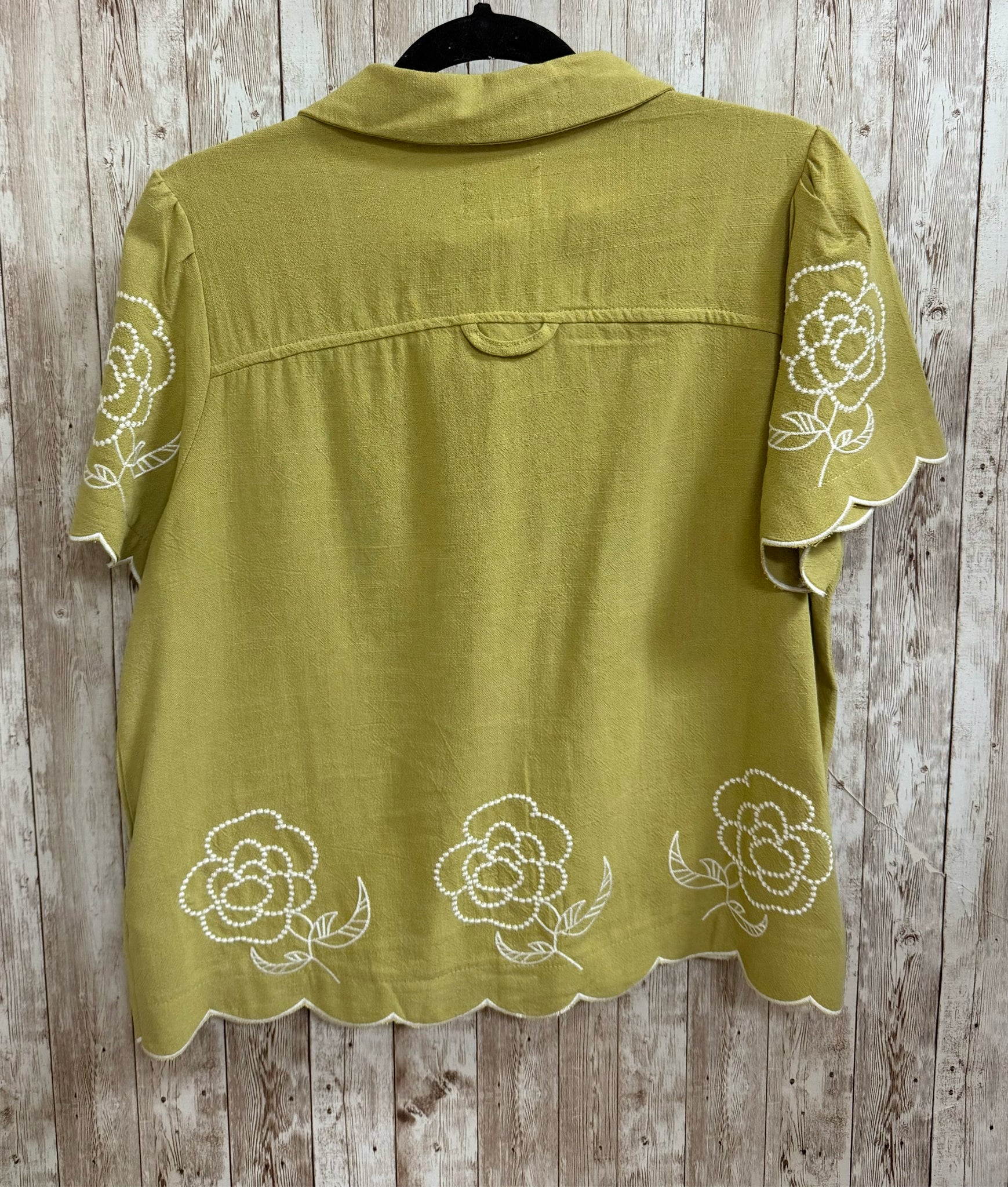 Size S UMGEE CHARTREUSE Top