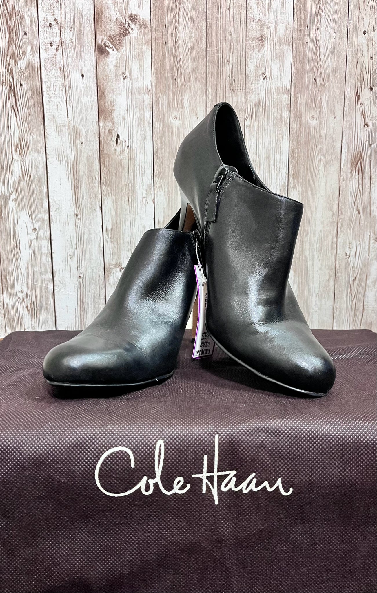 10 COLE HAAN Black Boots