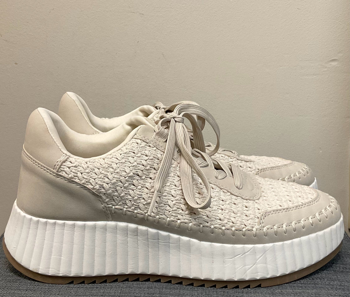 9.5 DOLCE VITA Cream SHOES