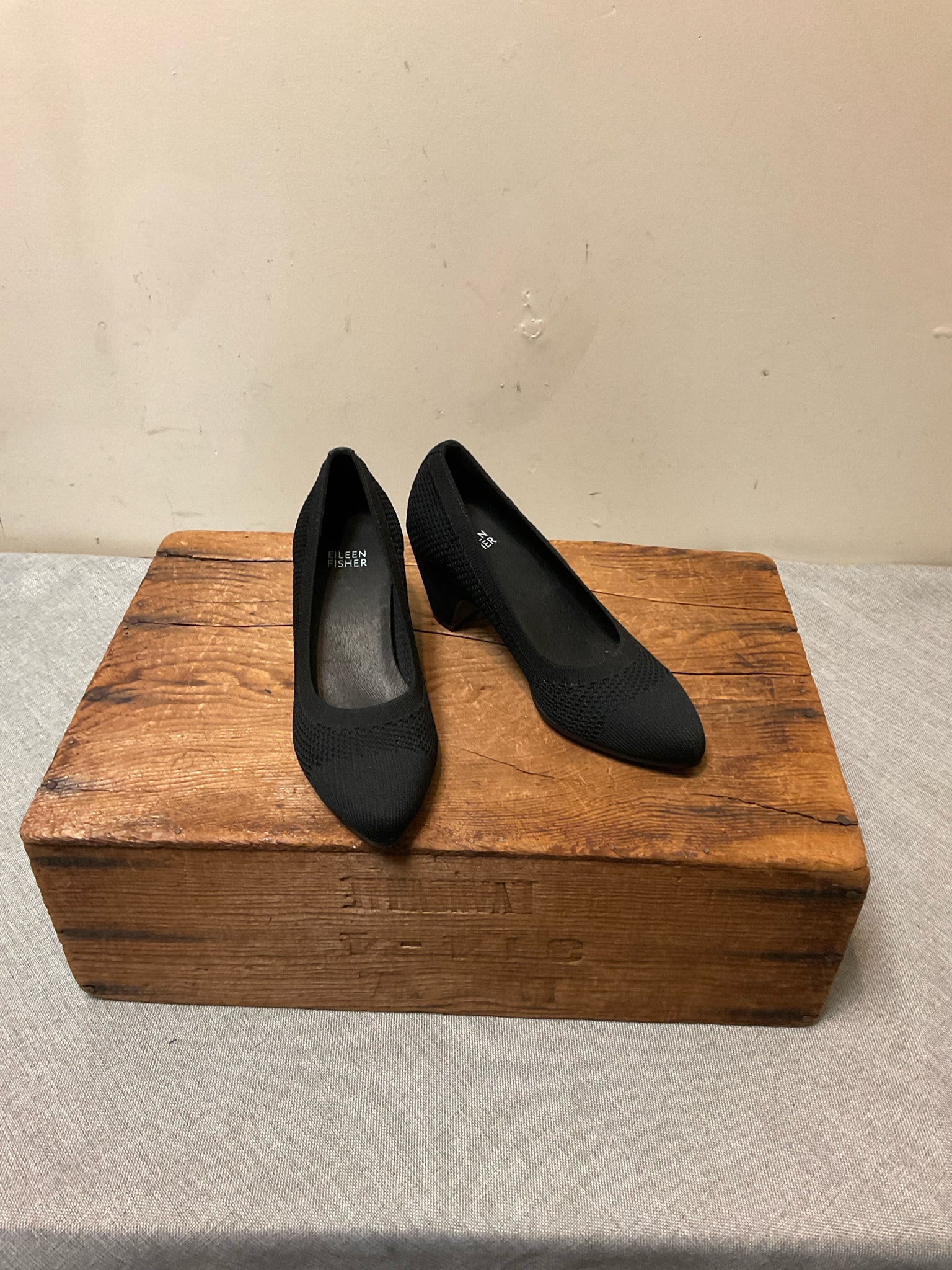 5 EILEEN FISHER Black SHOES