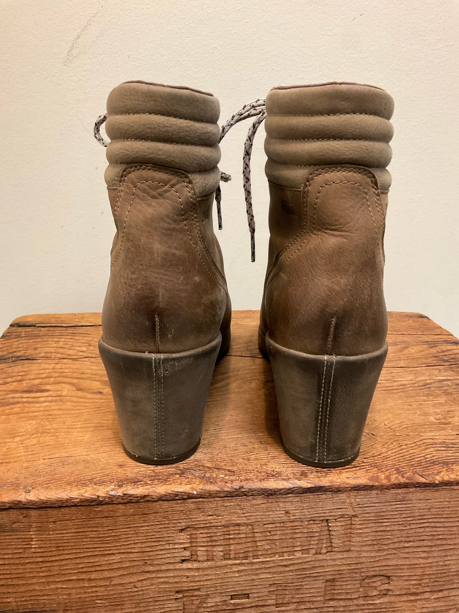 MERRELL 10 Brown Boots