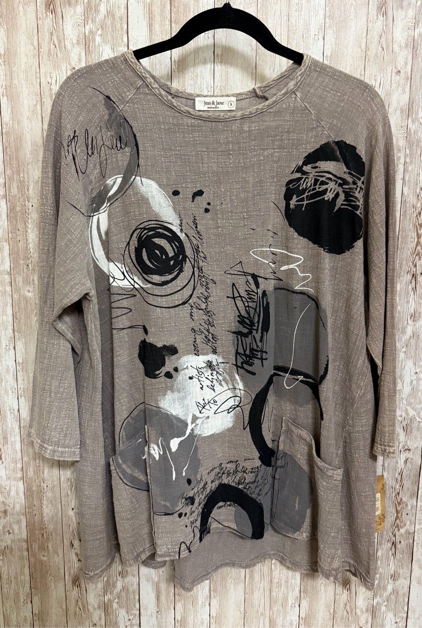 JESS & JANE Size S TAN PRINT Top