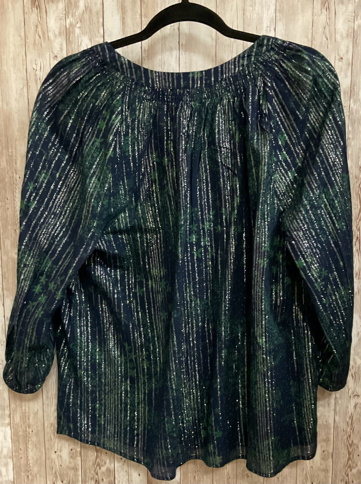 Size L CROWN & IVY NAVY AND GREEN Top