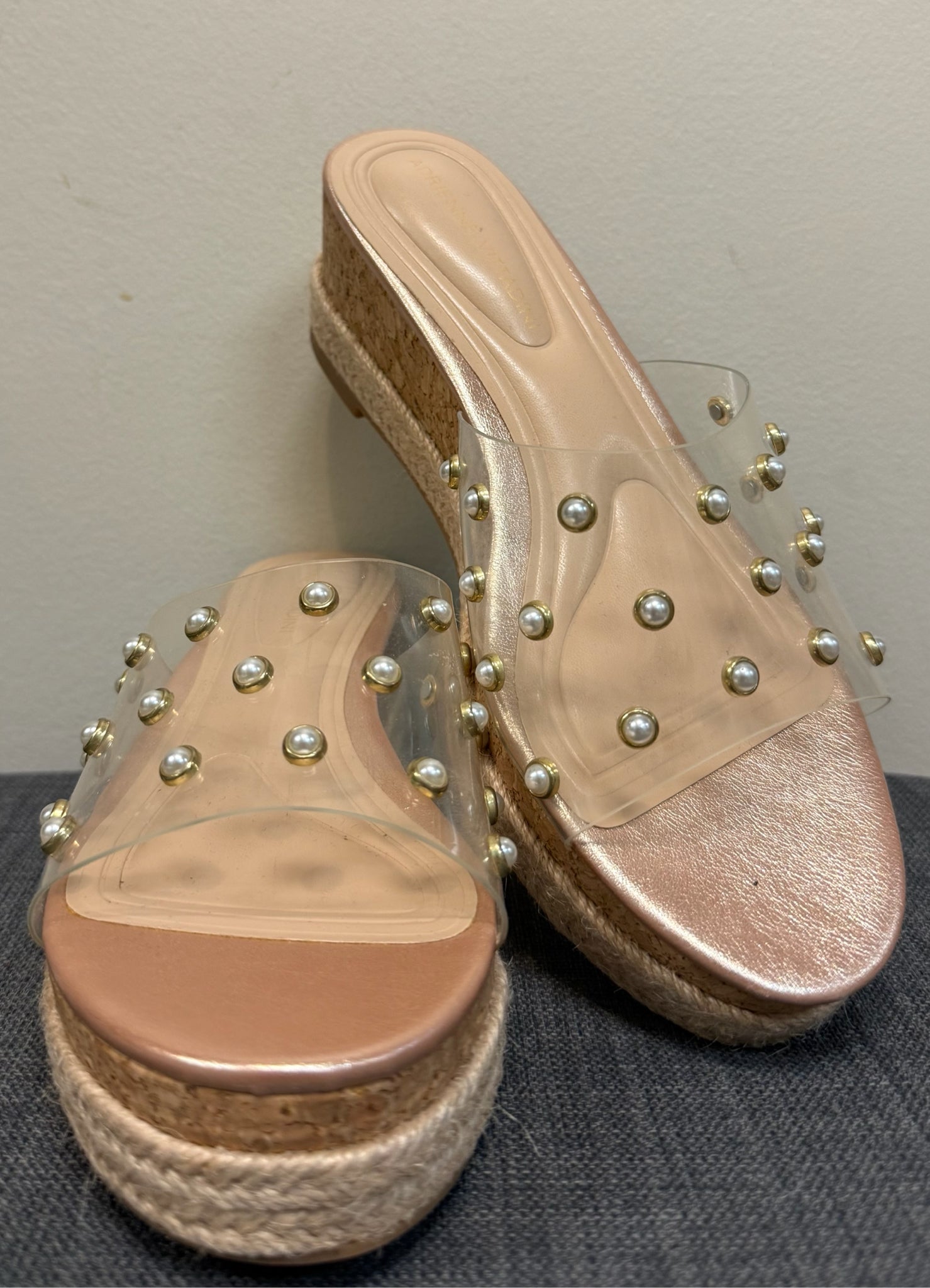 8.5 ADRIENNE VITTADINI CLEAR AND PEARLS Sandals