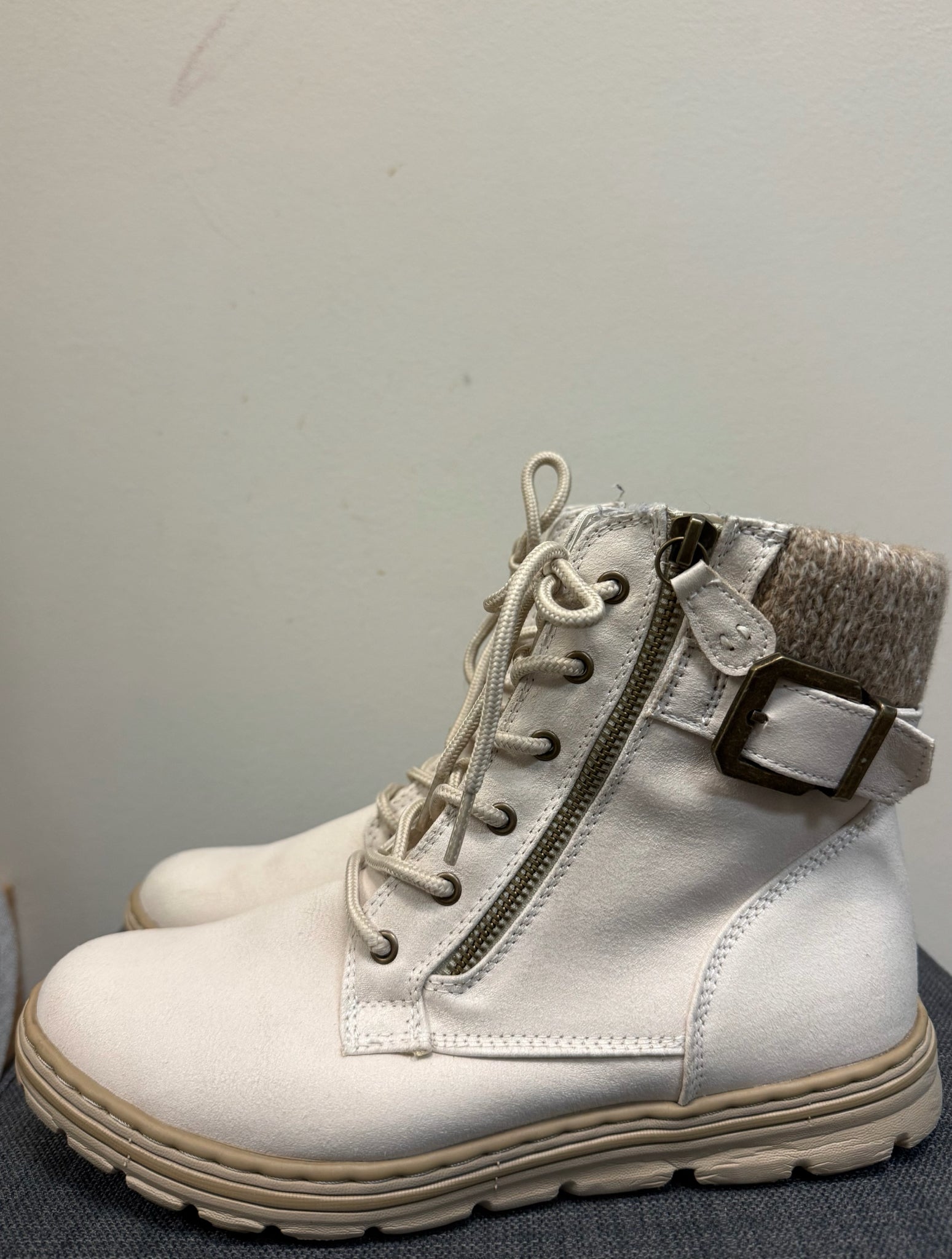 CLIFFS BY WHITE MTN 7.5 OFF WHITE Boots