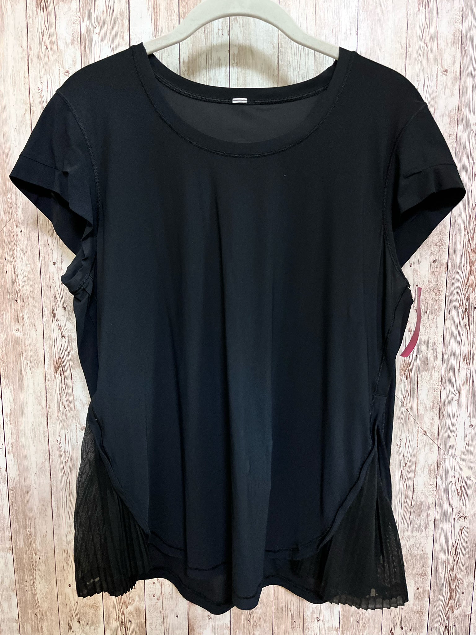 Size M LULULEMON Black Top