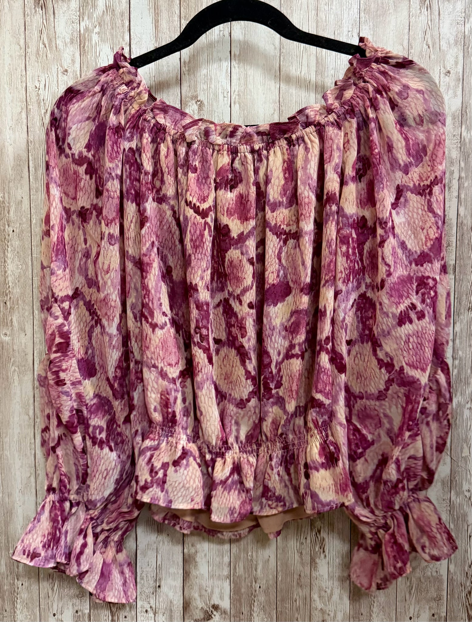 Size S VICI PINK SNAKE Top