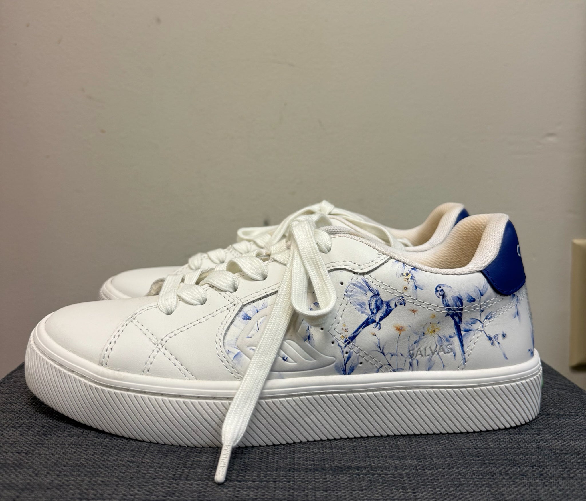 8 CARIUMA WHITE AND BLUE Sneakers