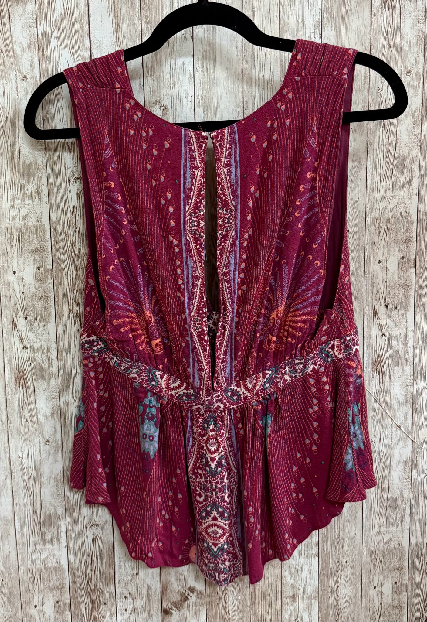 Size S FREE PEOPLE WINE PRINT Top