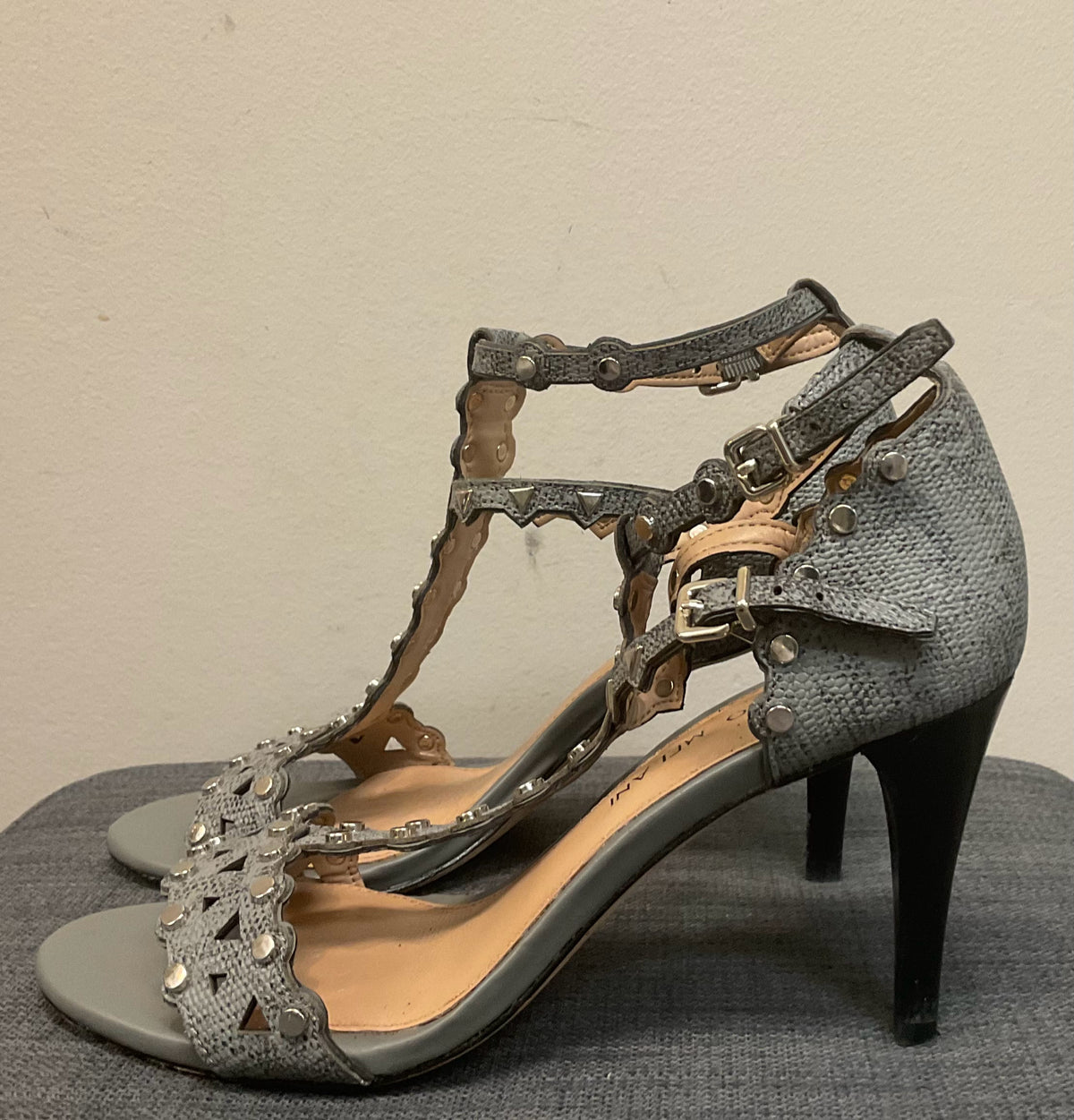 7 ANTONIO MELANI Gray Sandals