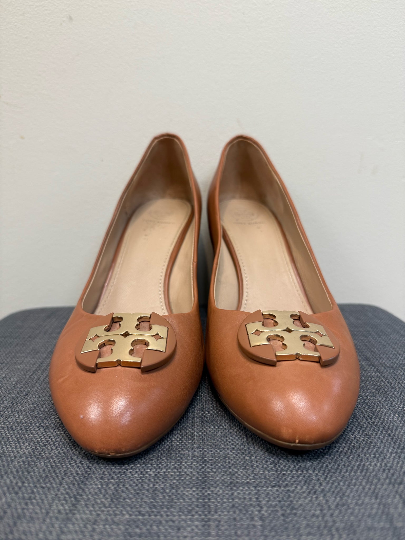9.5 TORY BURCH Brown Wedges