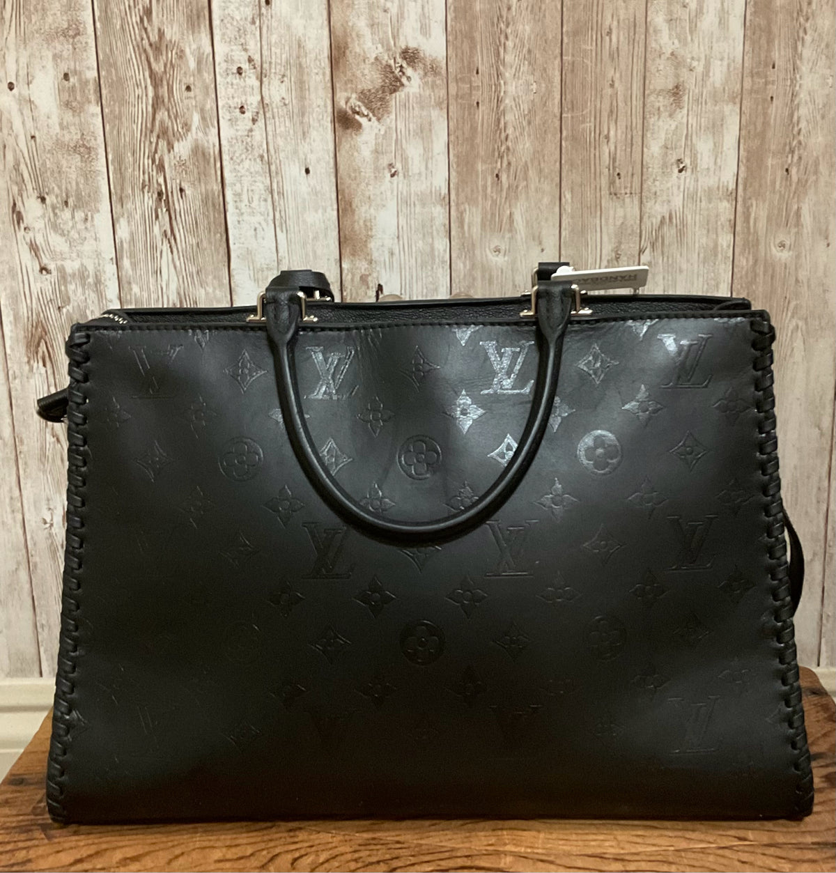LOUIS VUITTON Tote