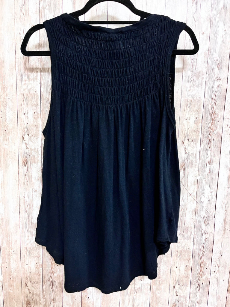Size M WE THE FREE Black Top