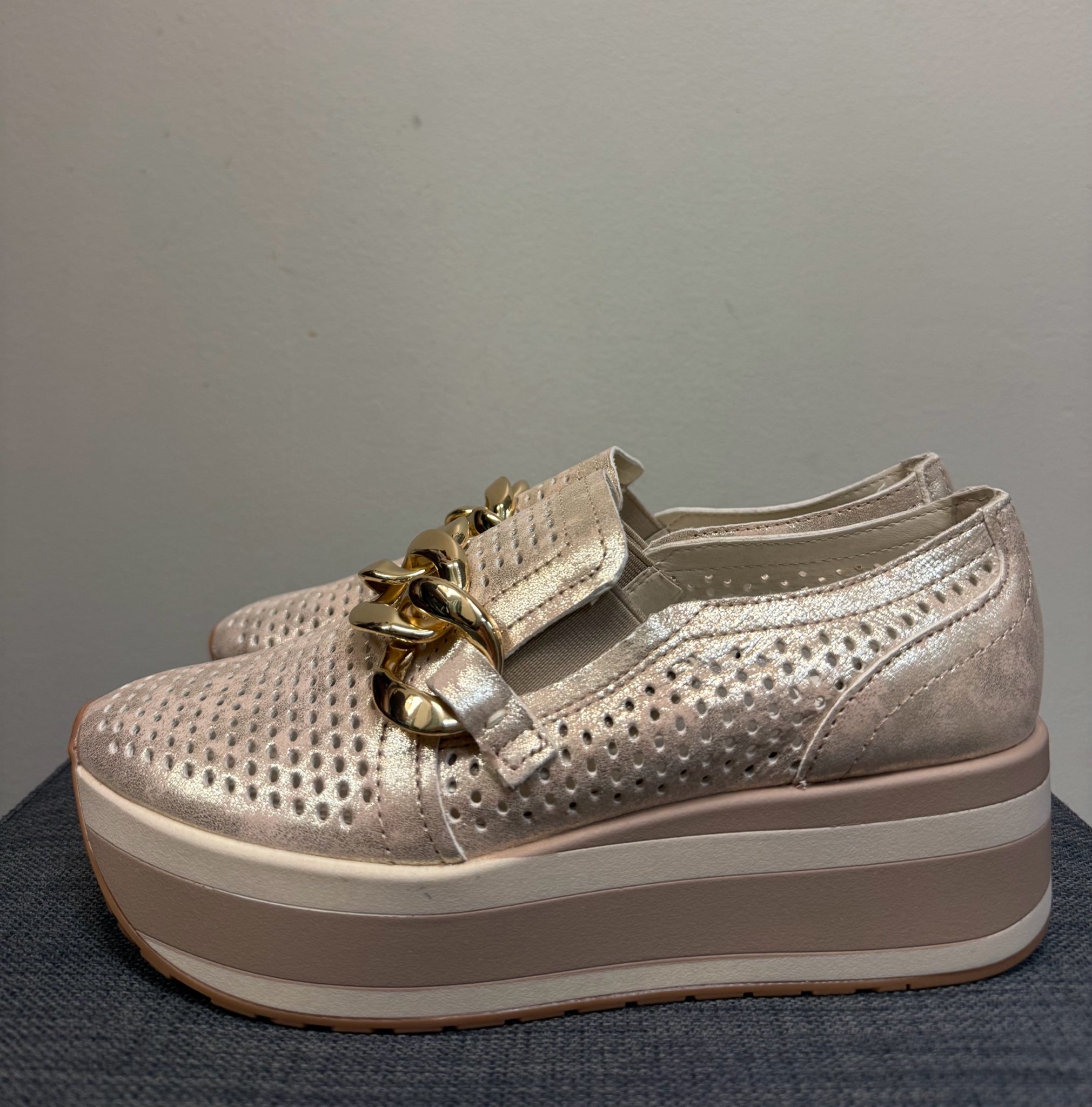 6 DOLCE VITA ROSE GOLD SHOES