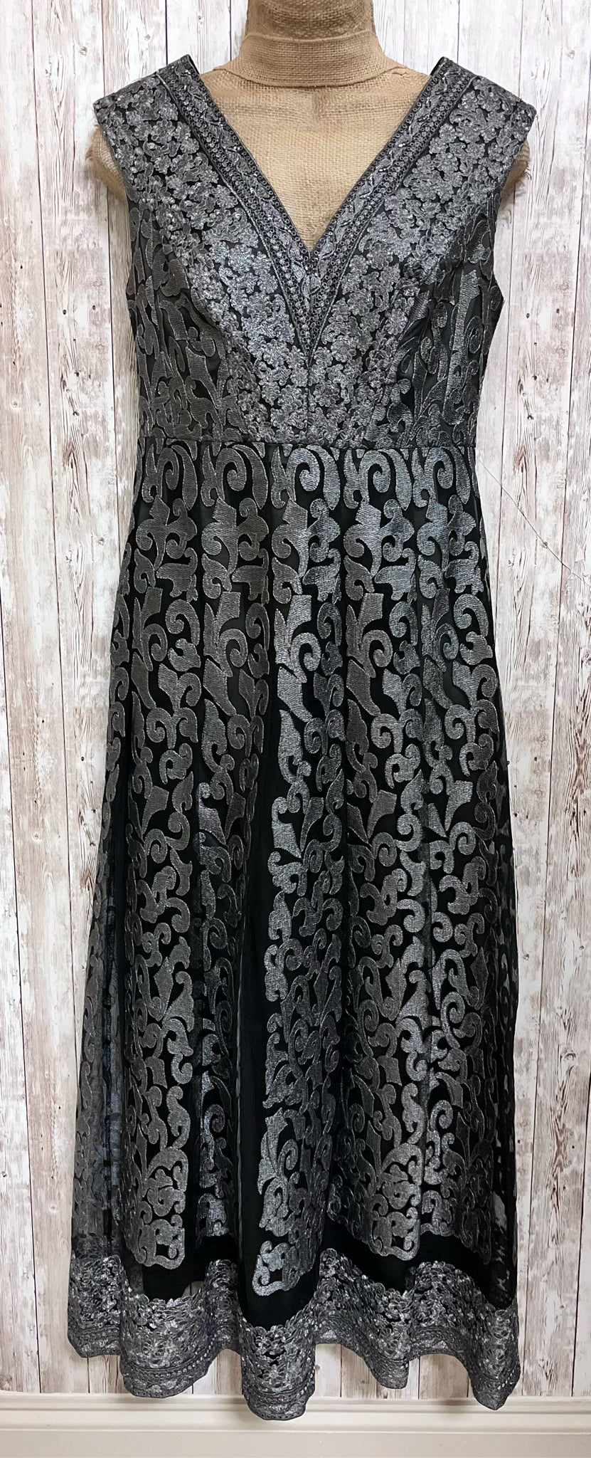 Size 6 KAY UNGER GREY AND BLACK Dress