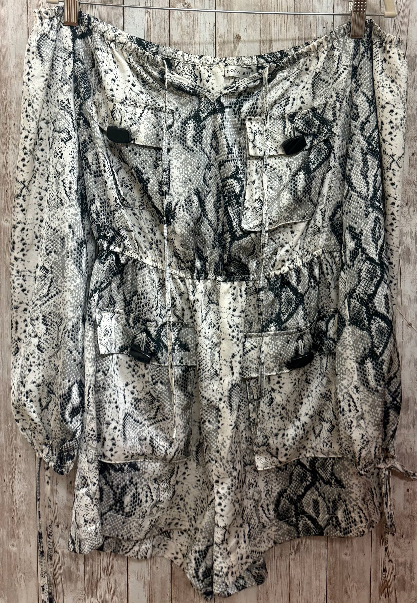 Size S MOON RIVER CREAM AND BLACK Romper