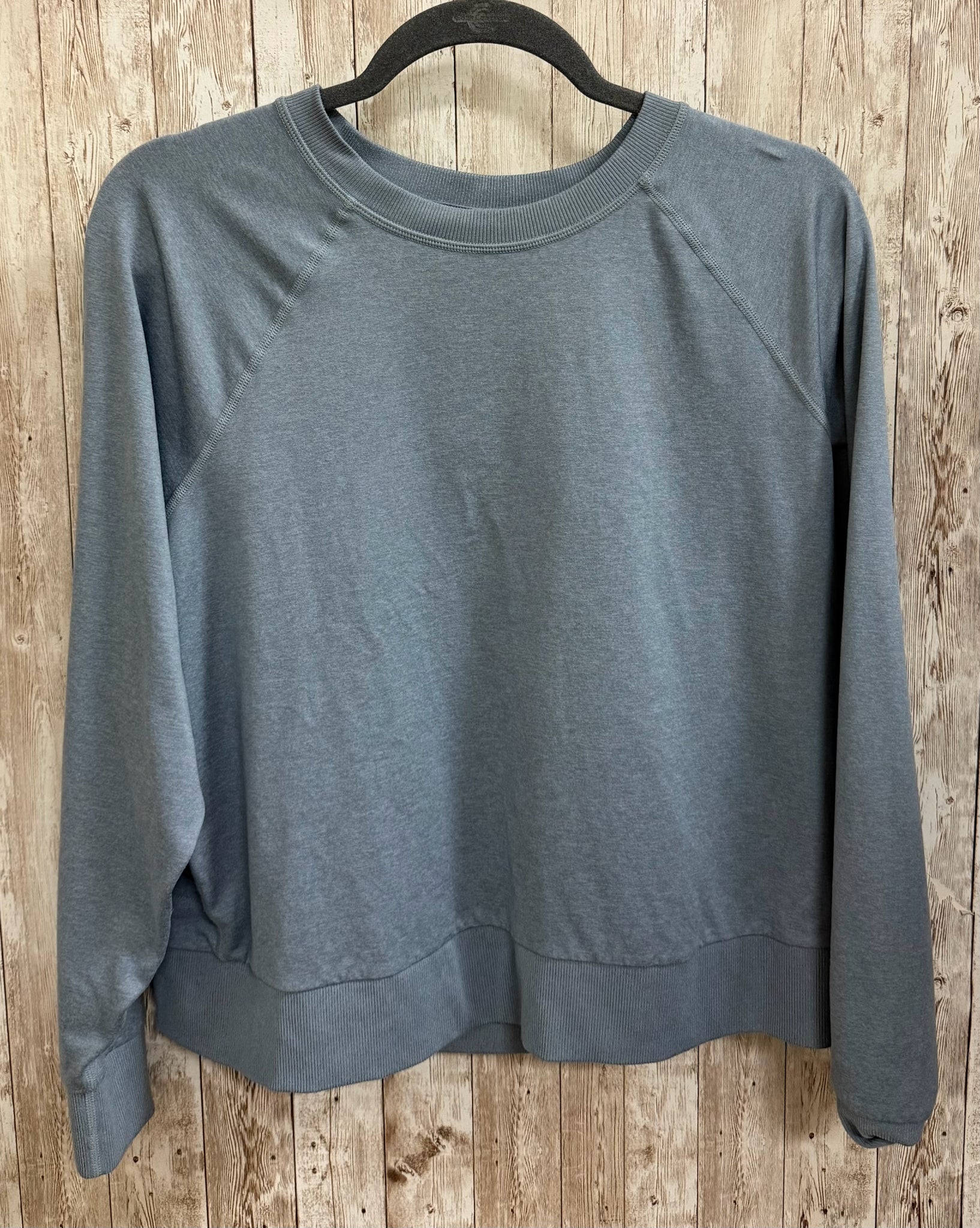 Size M VUORI Light Blue Top