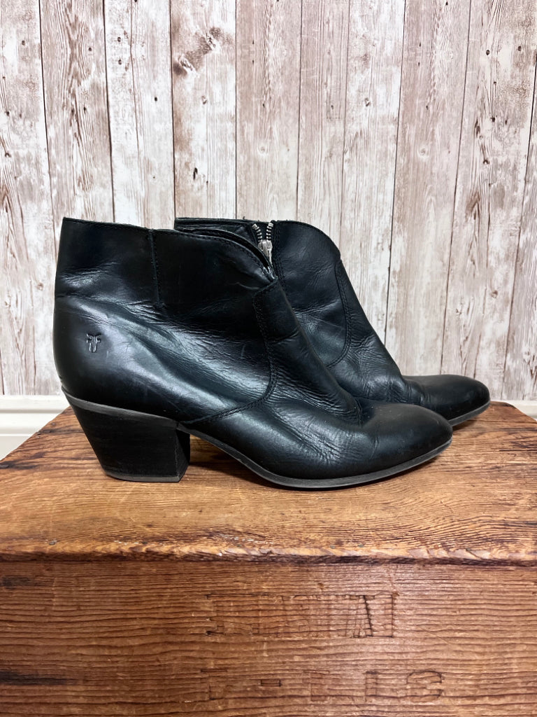 FRYE 9.5 Black Boots