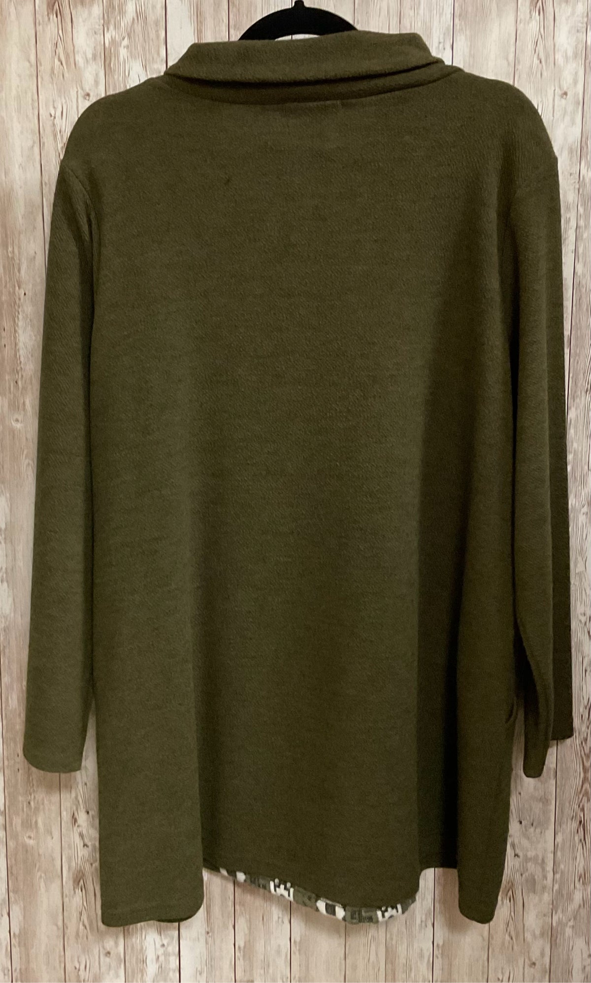 Size 1X TRISHA TYLER OLIVE AND WHITE Top