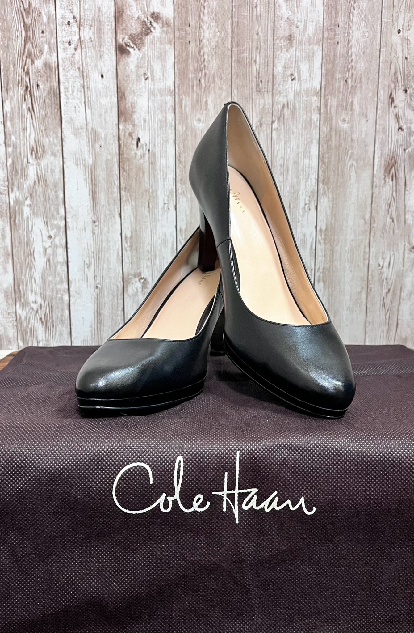 10 COLE HAAN Black SHOES