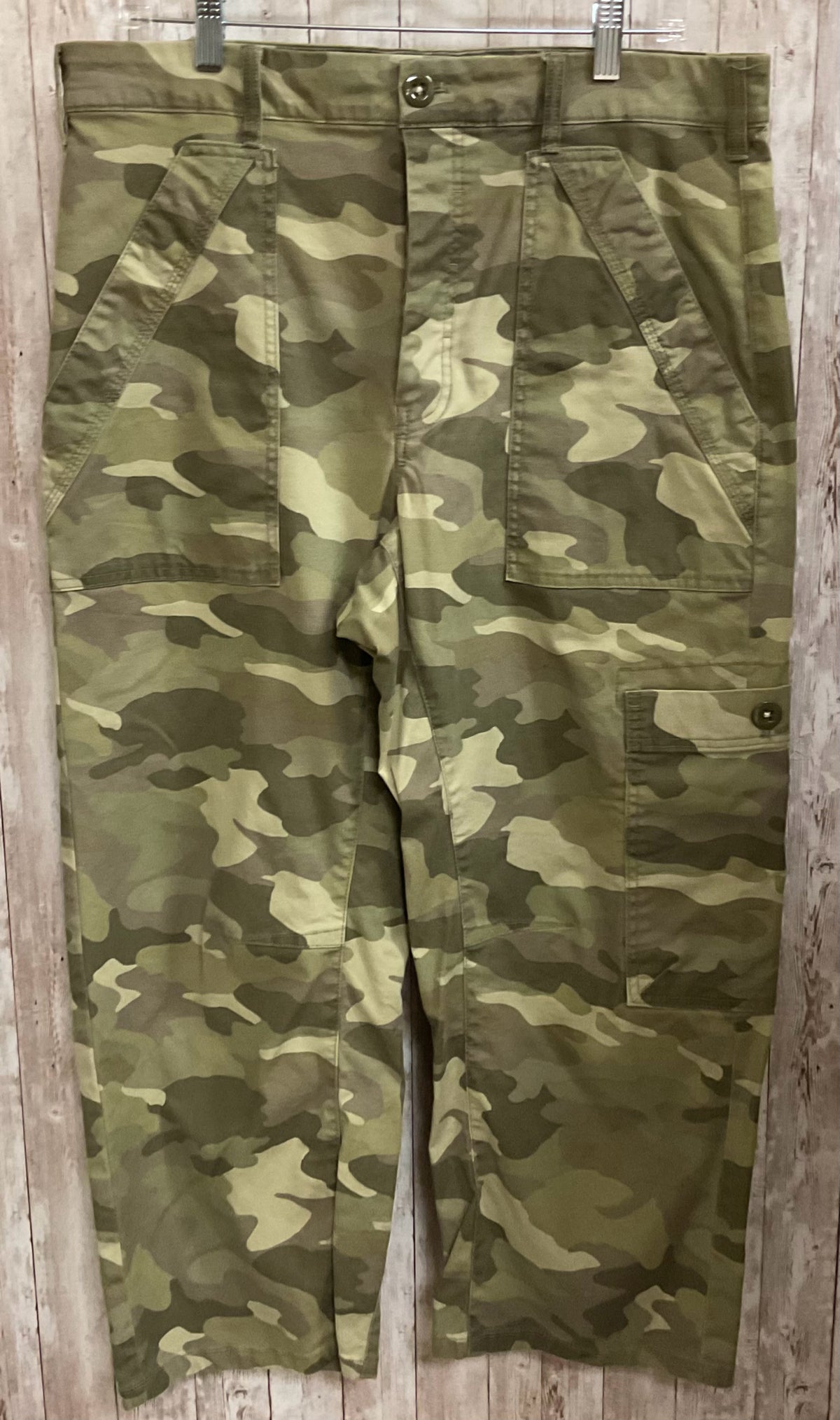 Size 14 PILCRO GREEN CAMO Pants