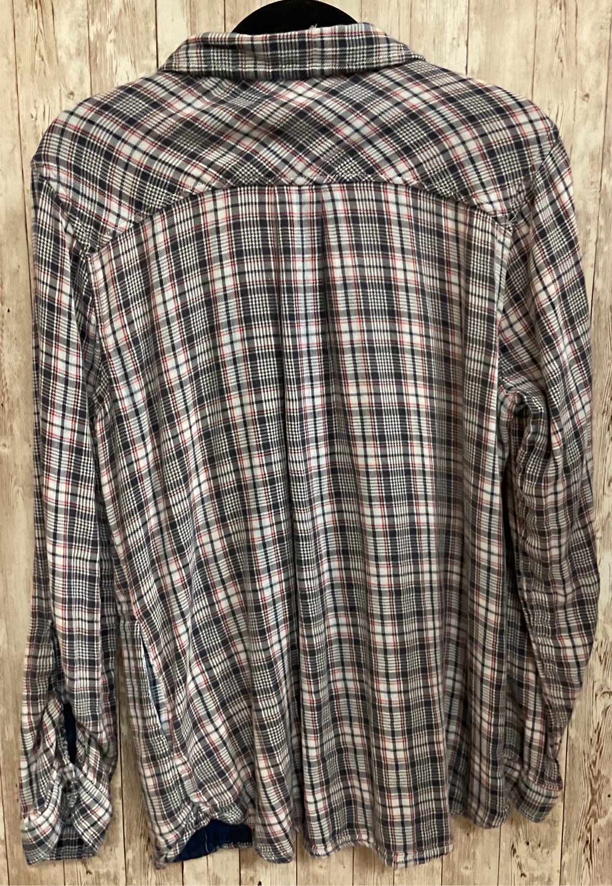 Size L DEAR JOHN NAVY PLAID Top