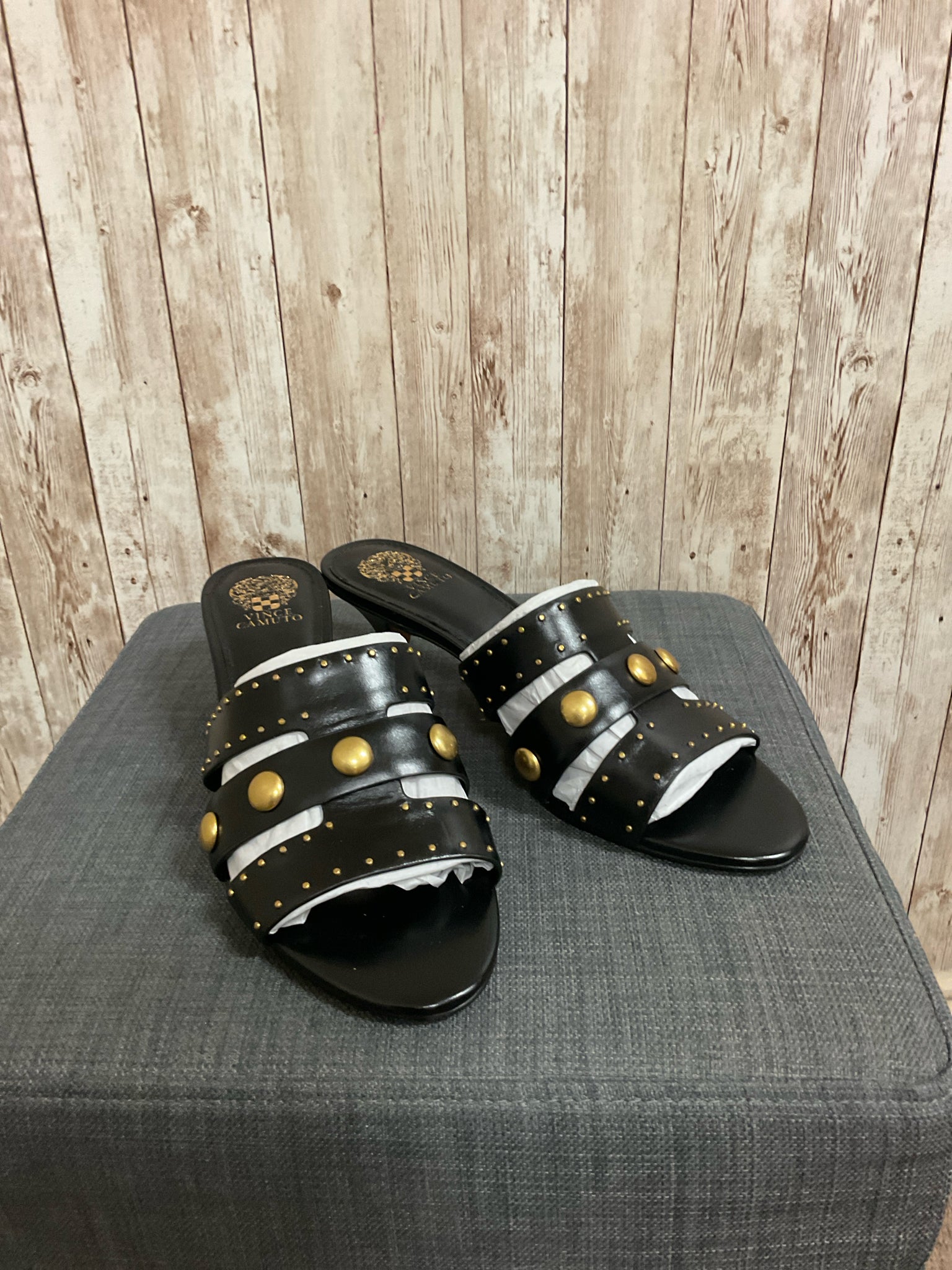 9 VINCE CAMUTO Black Sandals