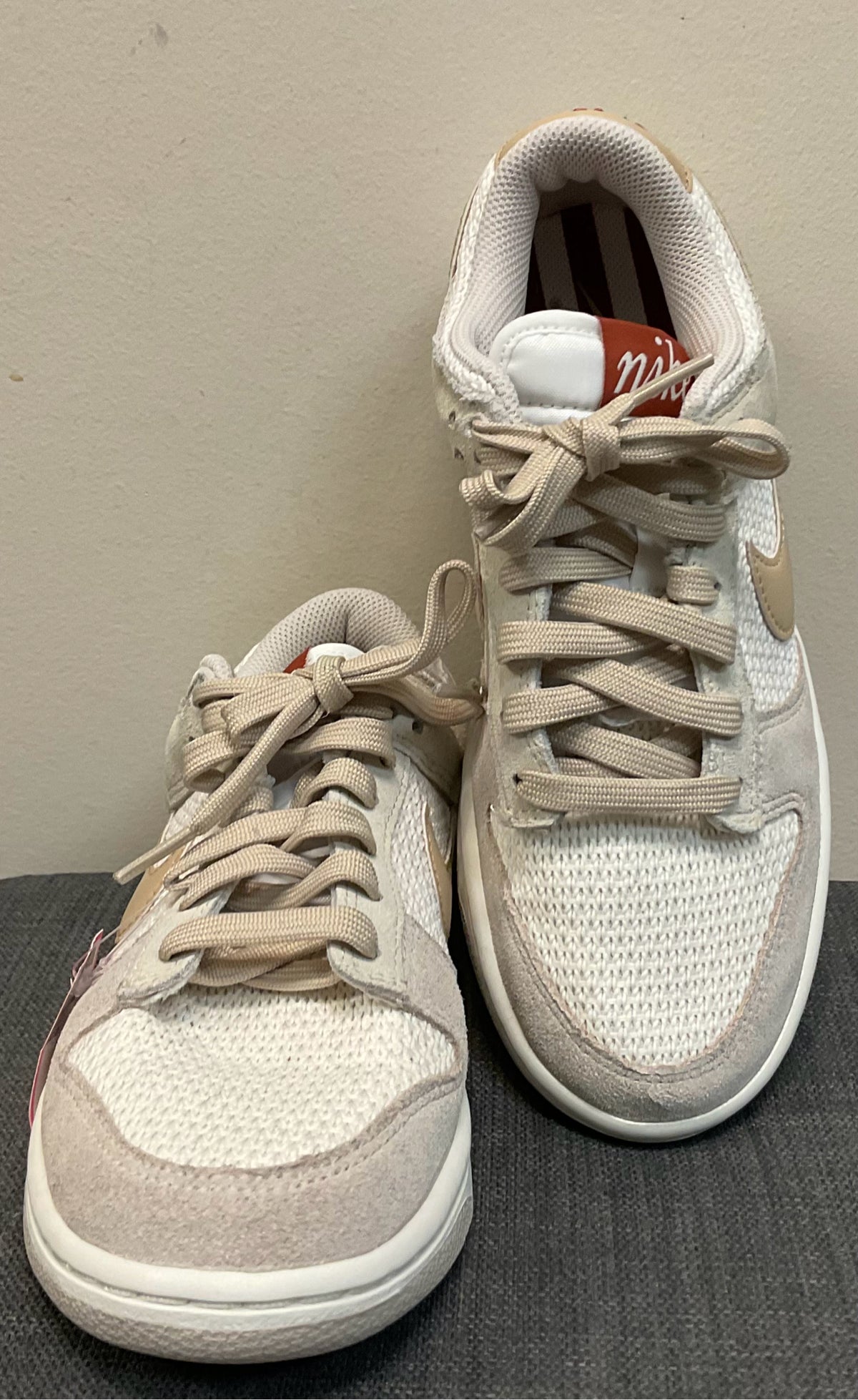 7 NIKE CREAM PRINT SHOES