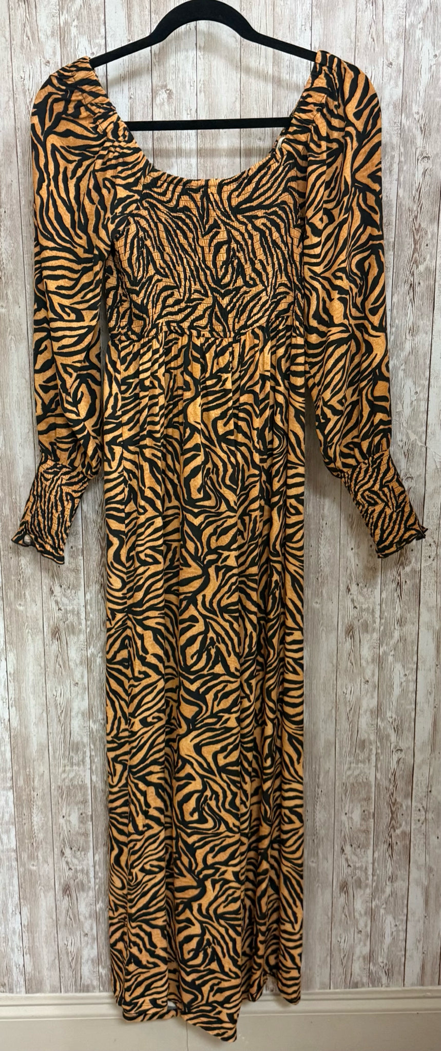 Size 4 ANTHROPOLOGIE GOLD AND BLACK Jumper