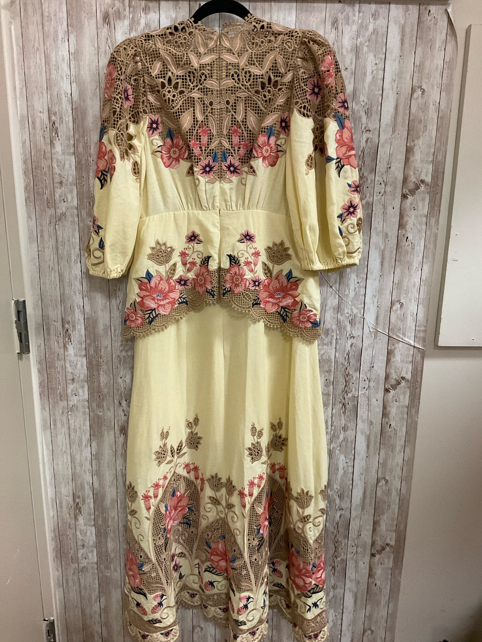 Size S FARM RIO Pale Yellow Dress