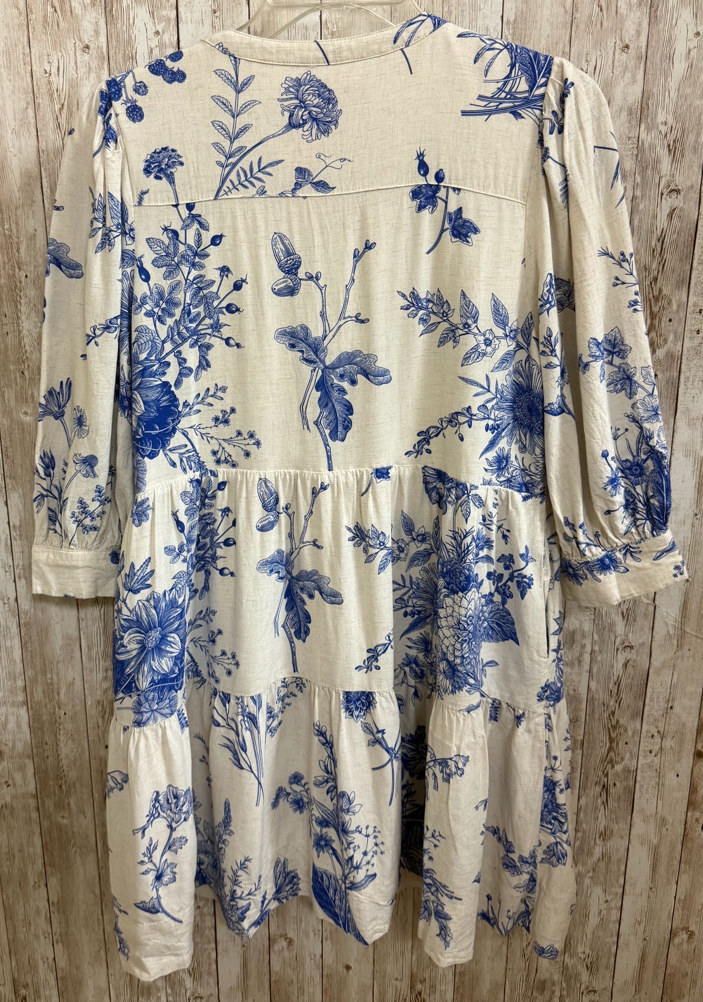 Size M THML BEIGE AND BLUE FLORAL Dress