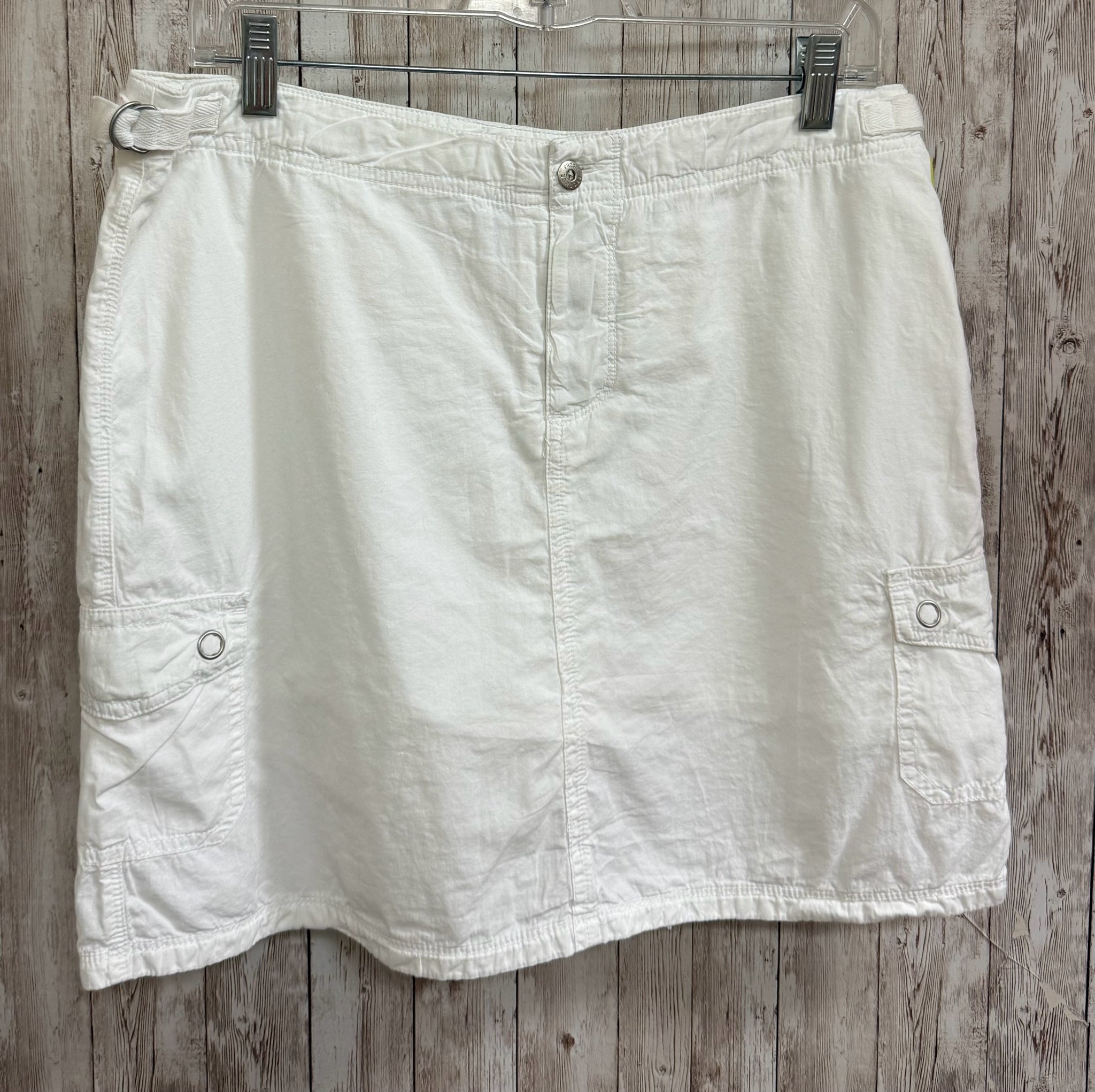 Size M FRESH PRODUCE White skort