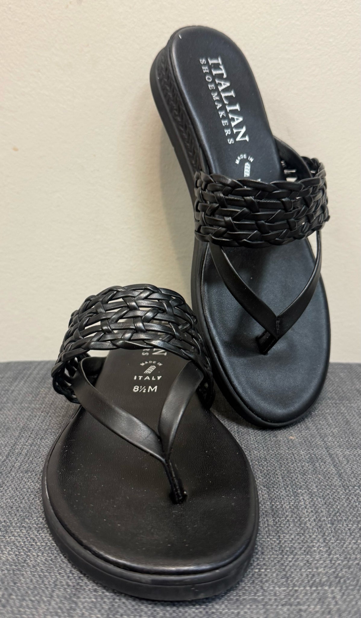 8.5 ITALIAN SHOEMAKERS Black Sandals