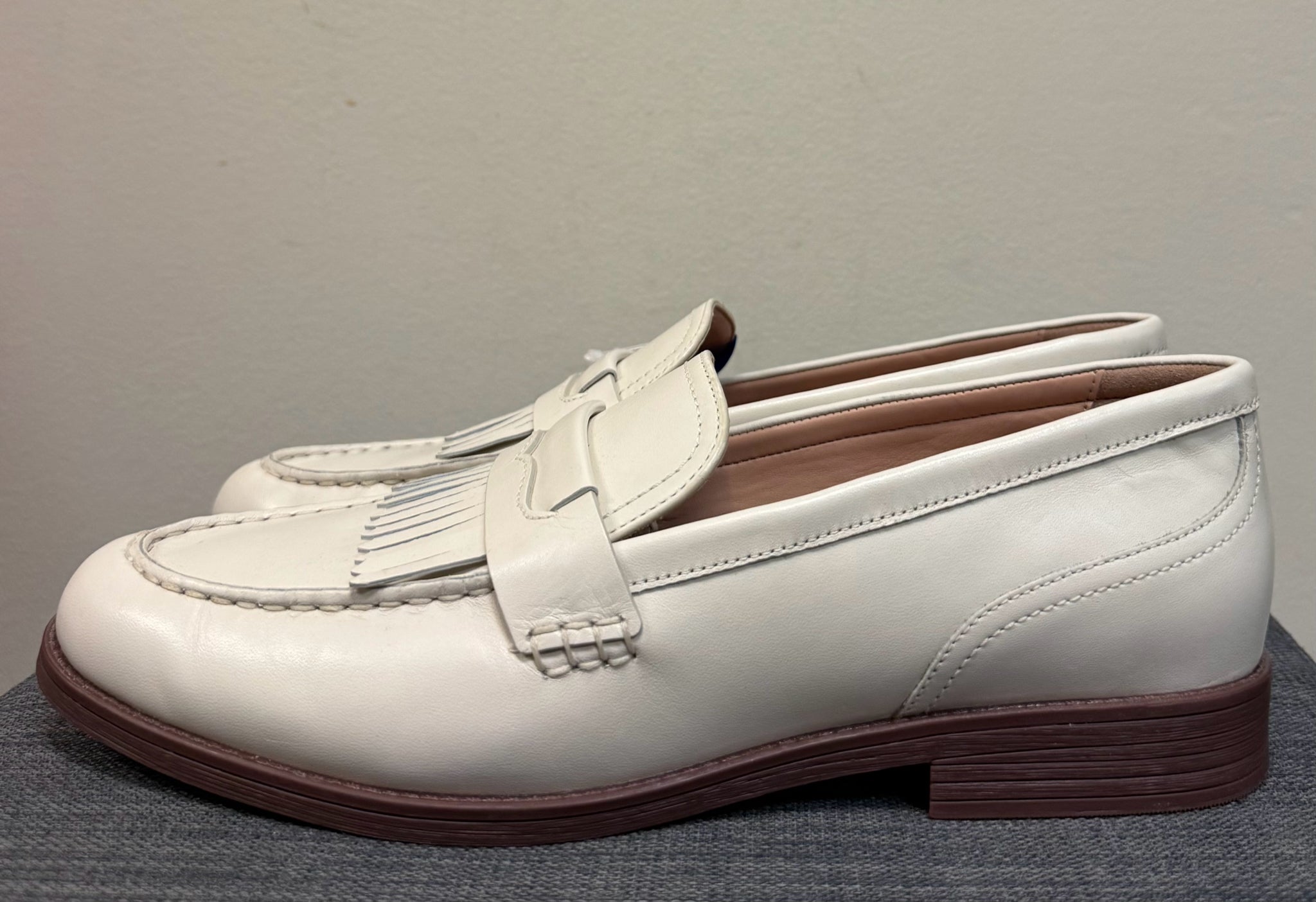 9.5 COLE HAAN Cream SHOES
