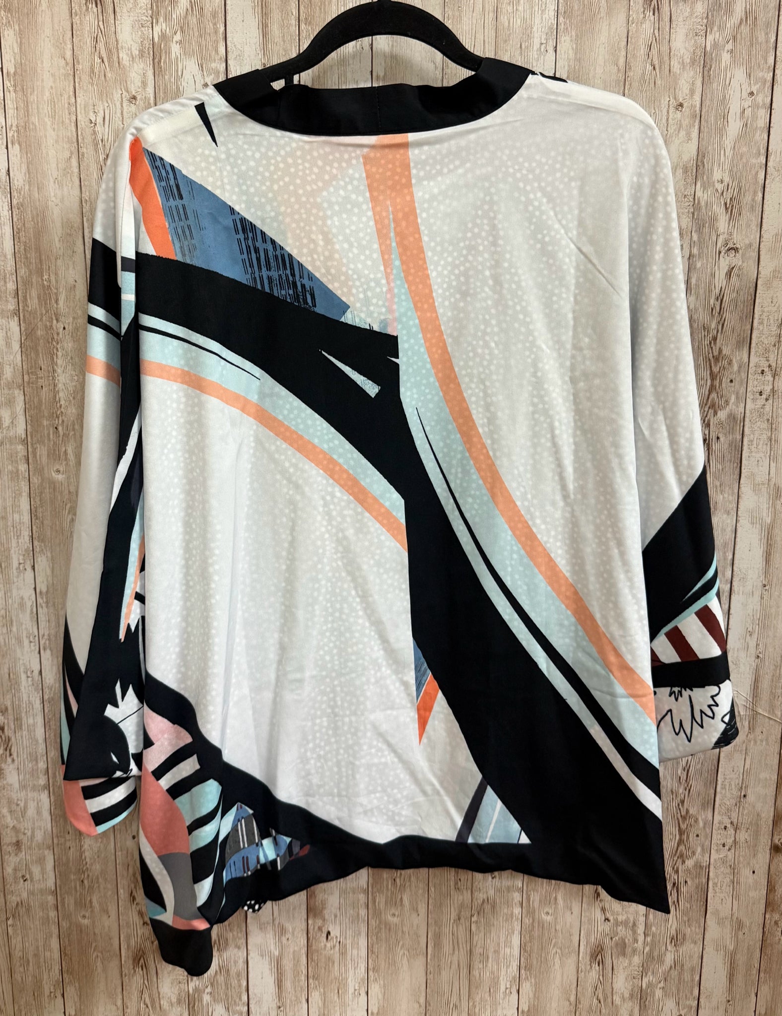 CHICO'S BLACK AND WHITE Wrap