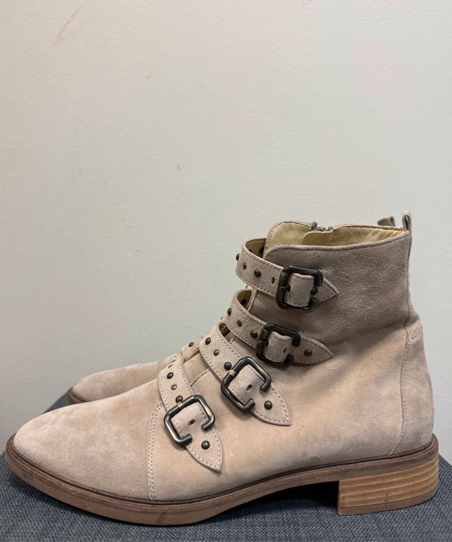 Paul Green 9.5 SAND Boots