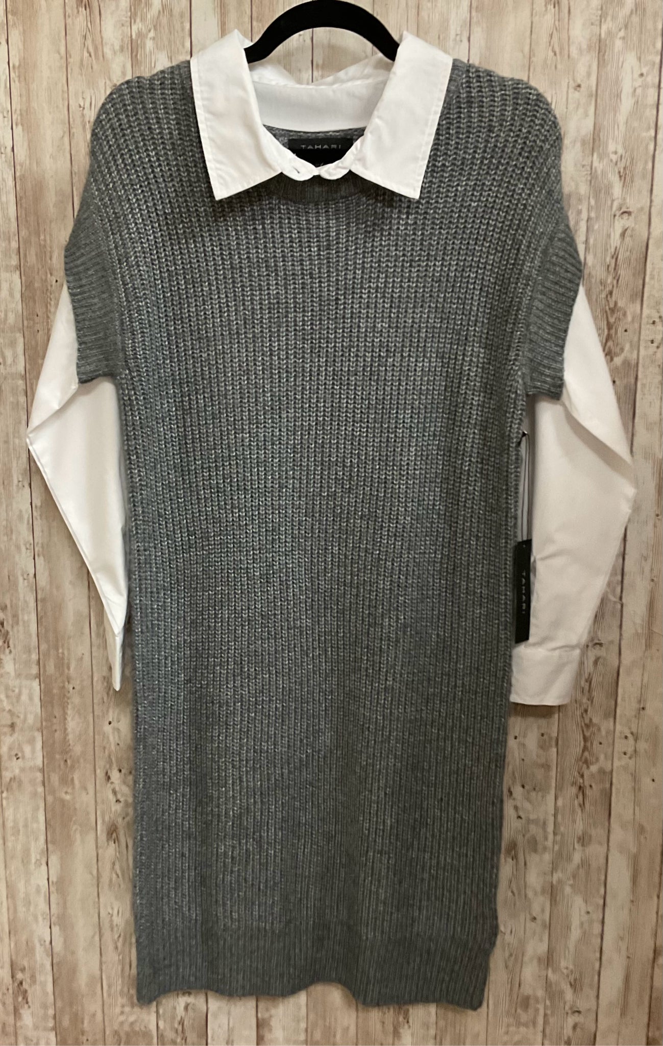 Size M TAHARI GREY AND WHITE Dress