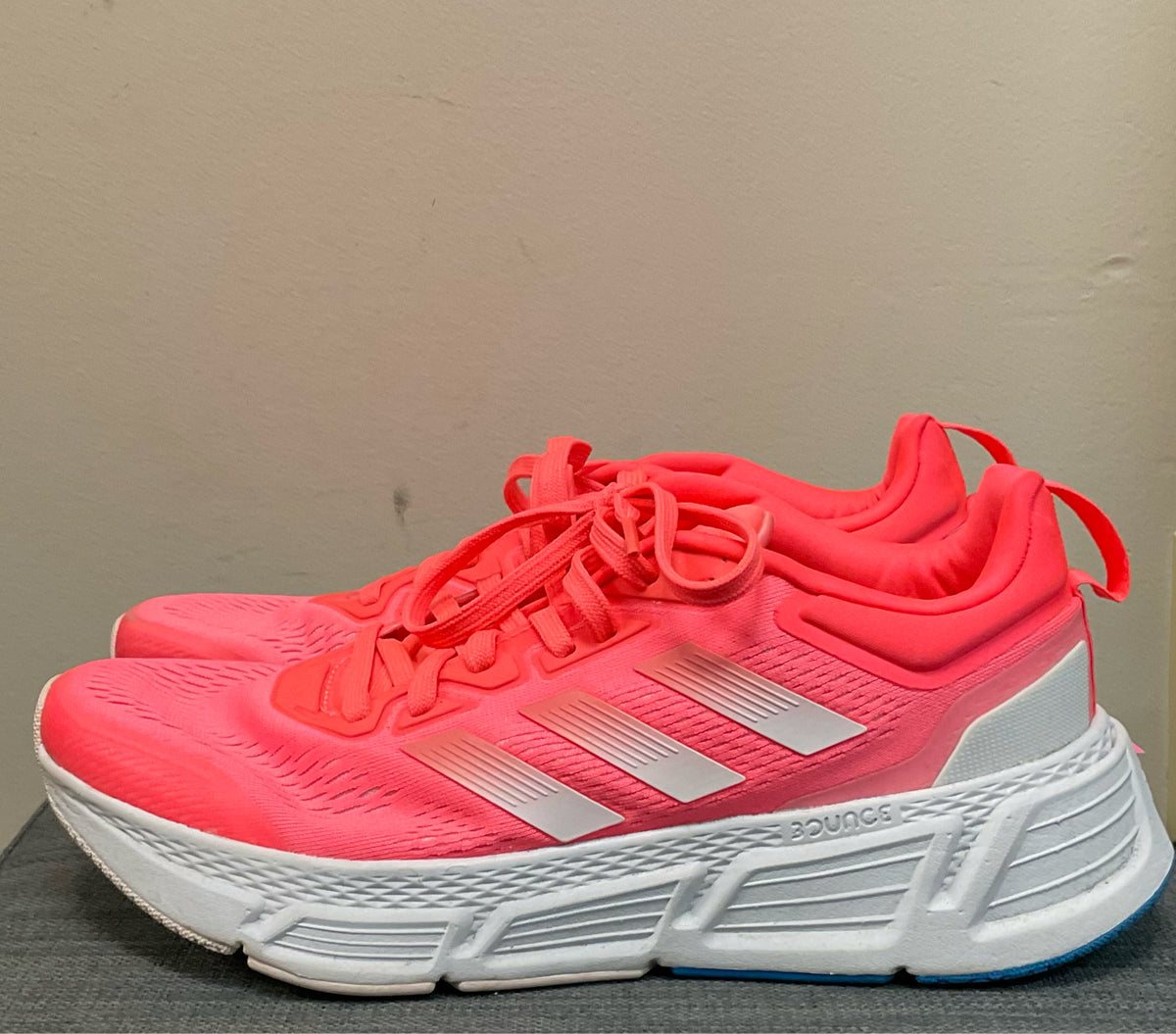 9.5 ADIDAS Coral Sneakers