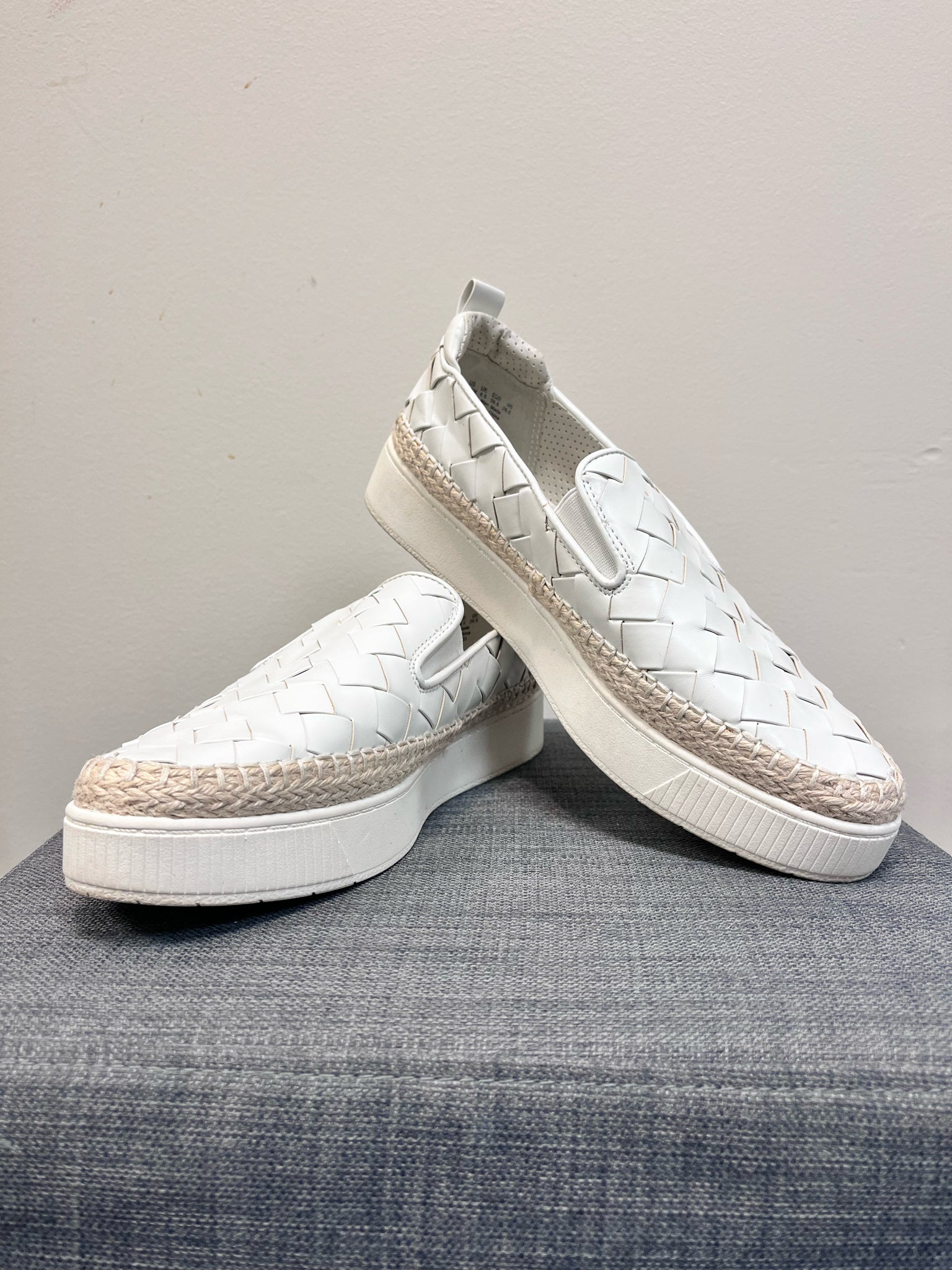 FRANCO SARTO 9.5 White Sneakers