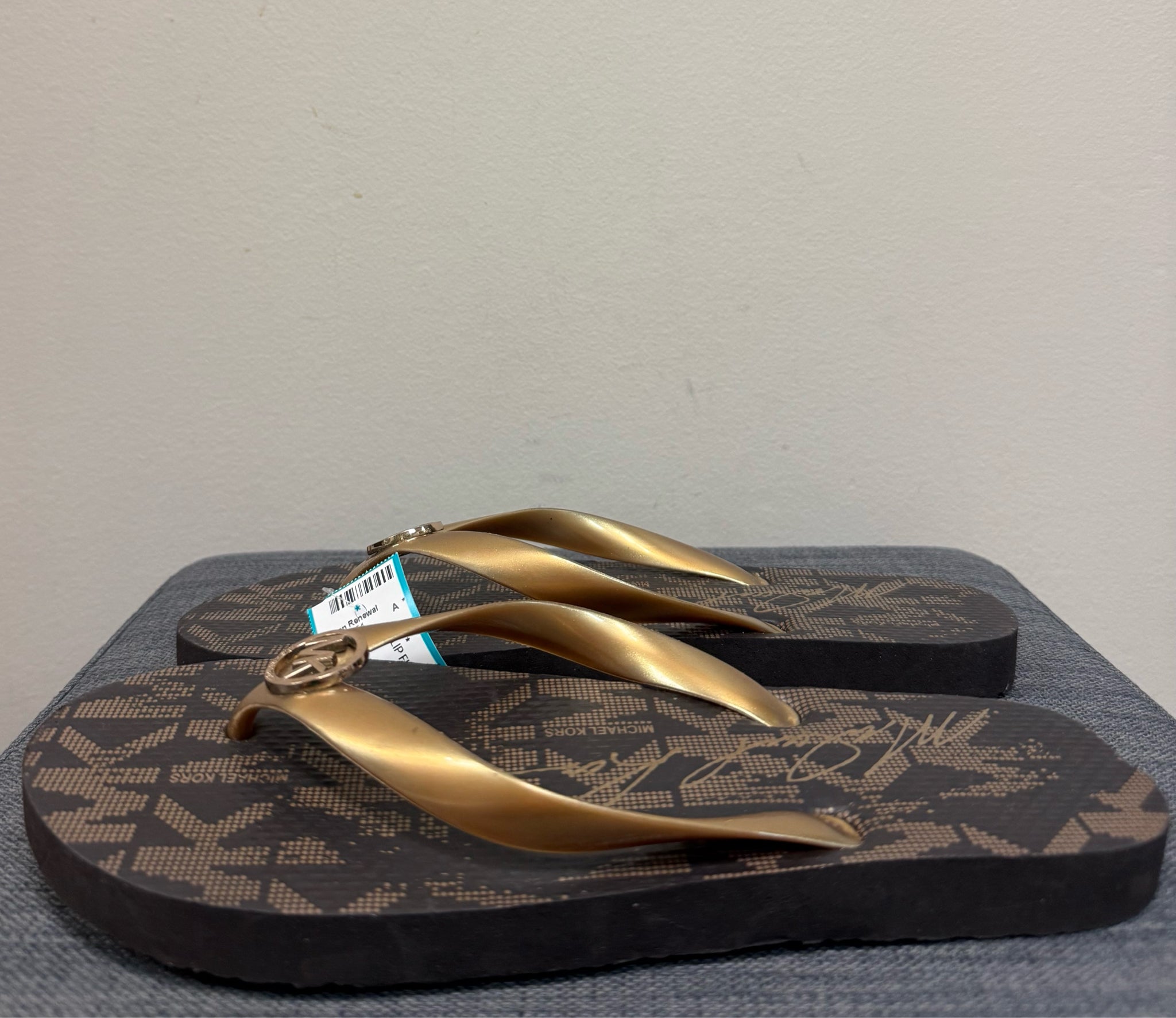 9 MICHAEL KORS Brown FLIP FLOP