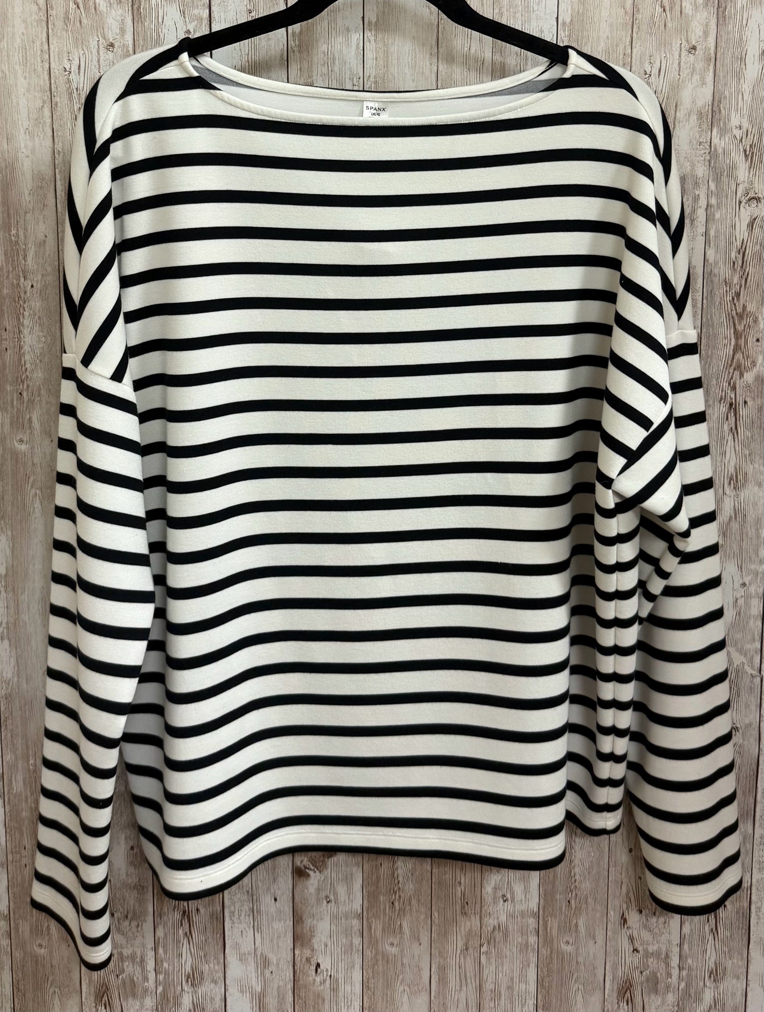Size L SPANX WHITE AND BLACK STRIPE Top