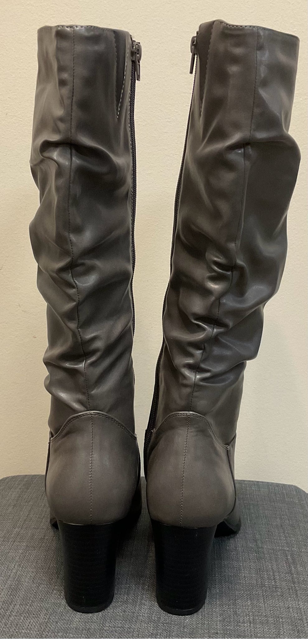 9.5 EASY STREET GREY Boots