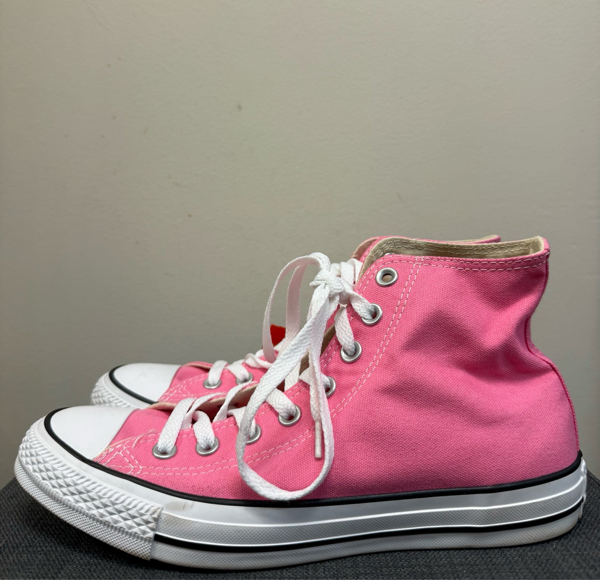 9.5 CONVERSE Pink SHOES